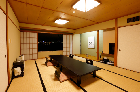 くつろぎ感を重視した展望風呂付きの特別和室